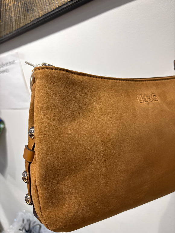 AF6033T711A suede