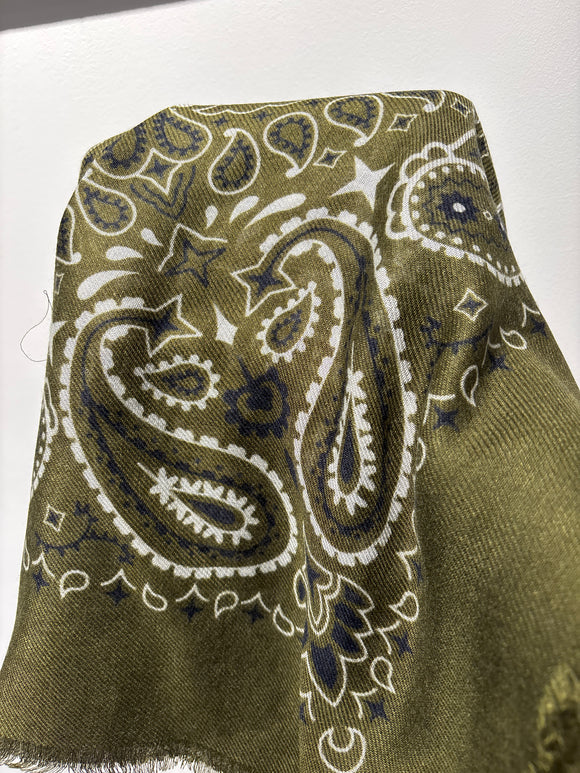 FOD0002 03136M bandana round 52