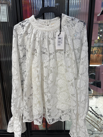 Top Camilia
