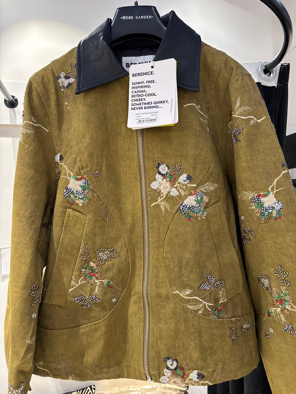 Veste courte broderie perles